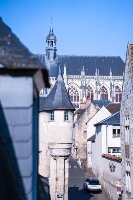 Quartier Historique De Nevers Buitenkant foto